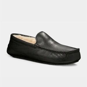 UGG Men’s Ascot black leather slippers - size 9